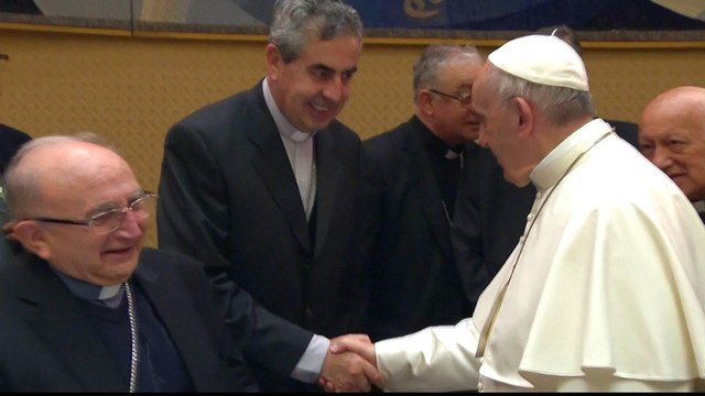 Pope Francis accepts resignation of three Chilean bishops