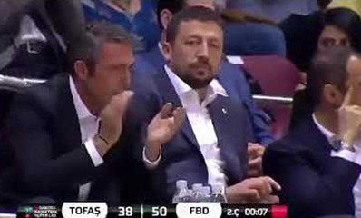 Hidayet, İzmir Marşı'na ilgisiz!