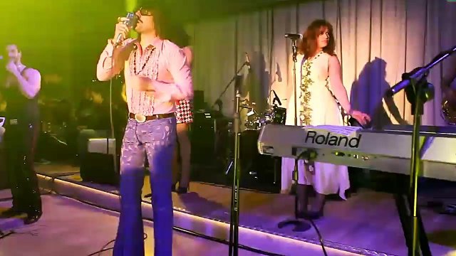 Tonis Sfinos & The Playmates - Τζένγκις Χαν - Live 2013 at Sideradiko HD