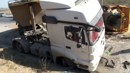 3. Havalimanı Yolunda Hafriyat Kamyonları Kaza Yaptı: 2 yaralı