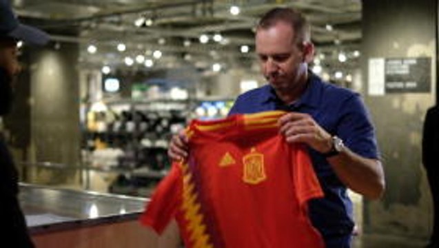 Sergio Garcia presented with Spain World Cup shirt