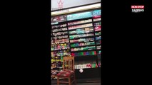 Une vendeuse se fait tabasser alors qu'elle tente de joindre la police (Vidéo)