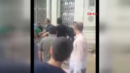 İstanbul Beyazıt Meydanı Karıştı... Zabıtalarla Seyyar Satıcıların Kavgası Kamerada