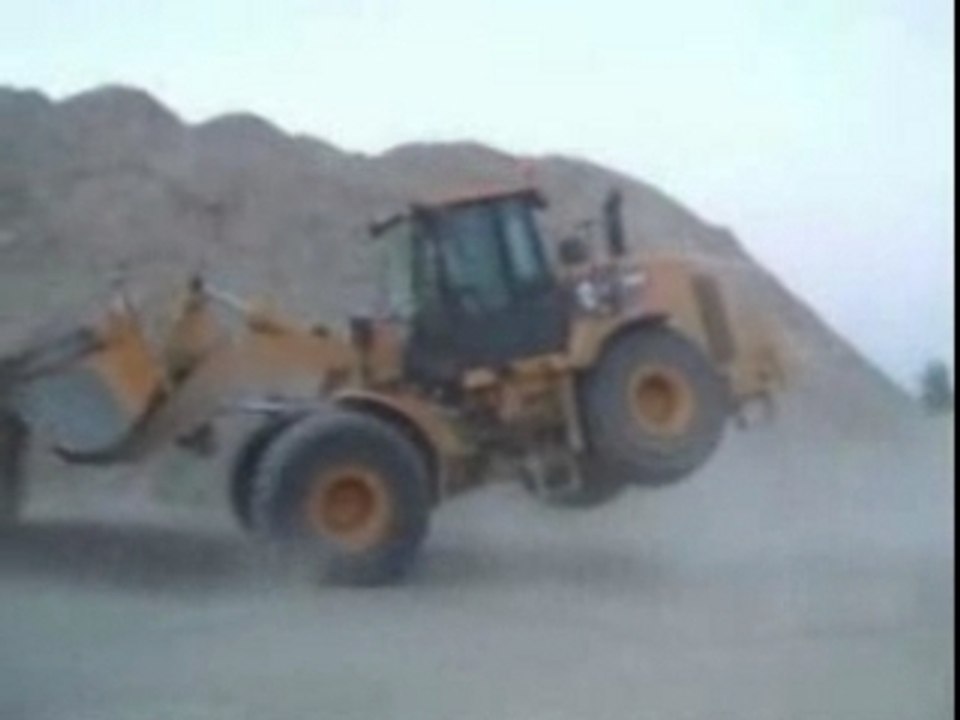 Tractor-does-an-indo[1]