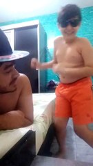 Vídeo de sousense cantando e dançando com o pai viraliza nas redes sociais