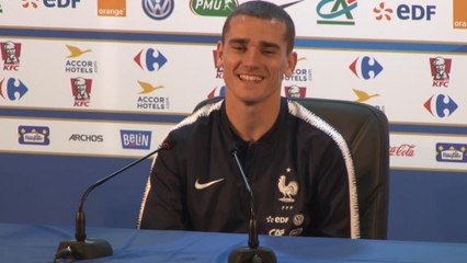 Bleus - Un journaliste provoque un fou rire général pendant la conférence de Griezmann