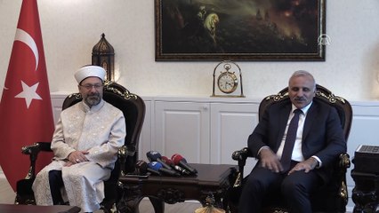 Diyanet İşleri Başkanı Erbaş, Van'da valilik ve Jandarma Asayiş Kolordu Komutanlığını ziyaret etti - VAN