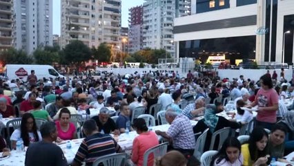 Bakan Sarıeroğlu ve Bakan Özhaseki İftar Sofrasında Vatandaşlarla Buluştu