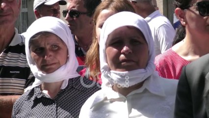 Ora News - Poeti Havzi Nela i varur nga regjimi komunist “rikthehet” në Kukës