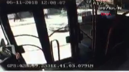 Şişli'de 3 Özel Halk Otobüsünün Karıştığı Kaza Güvenlik Kamerasında
