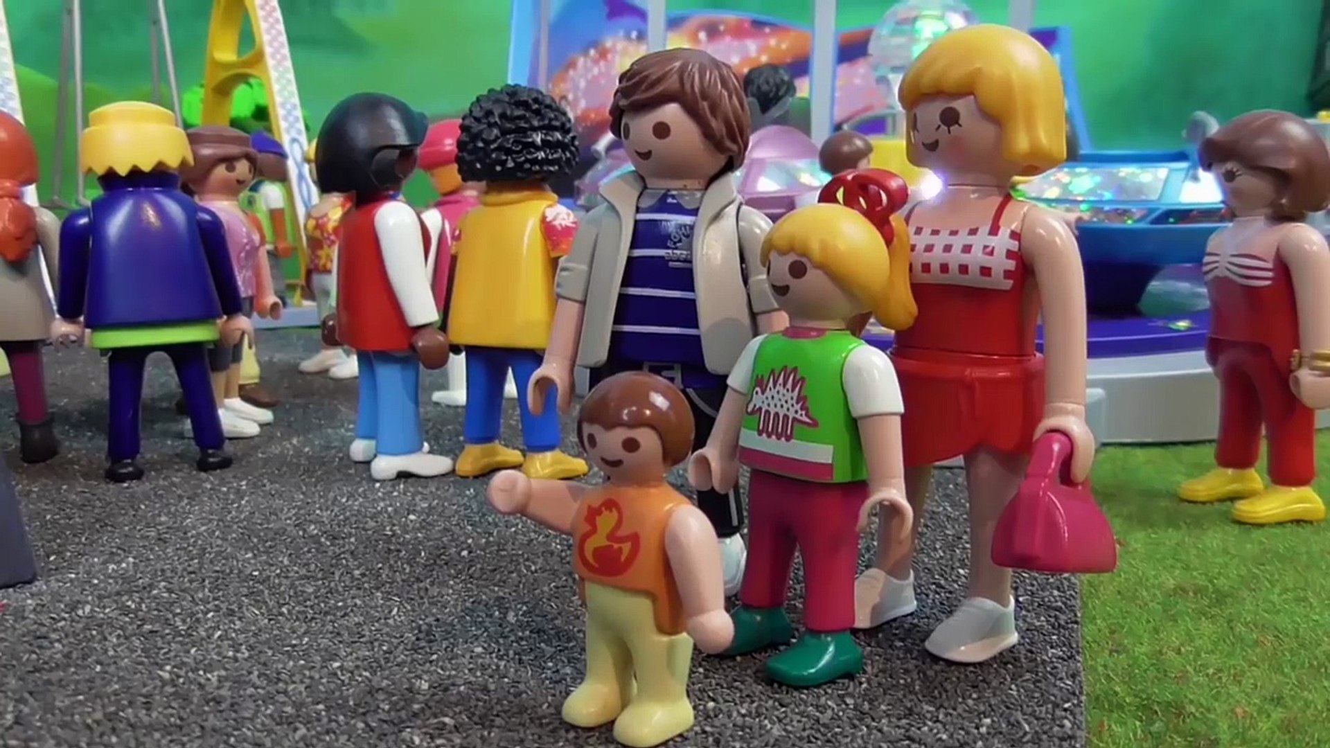 ⁣قطر بيت العفاريت - عائلة عمر - أفلام بلاي