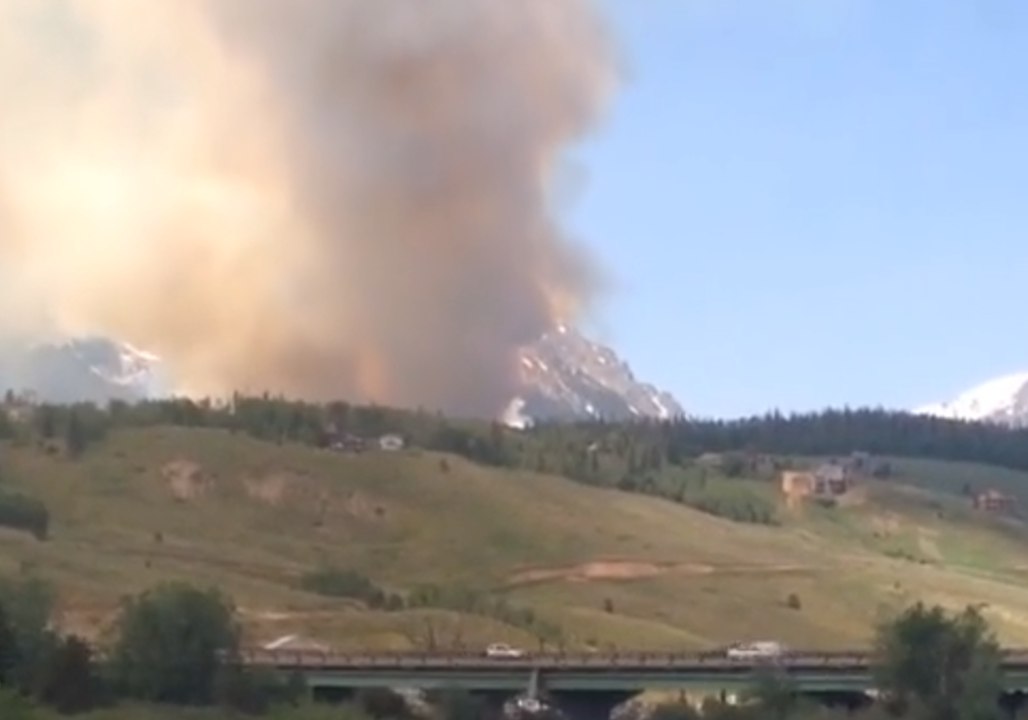 New Colorado Wildfire Triggers Evacuations for Hundreds of Homes
