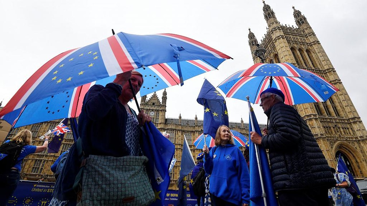 Тереза Мэй сохранила контроль над Брекситом