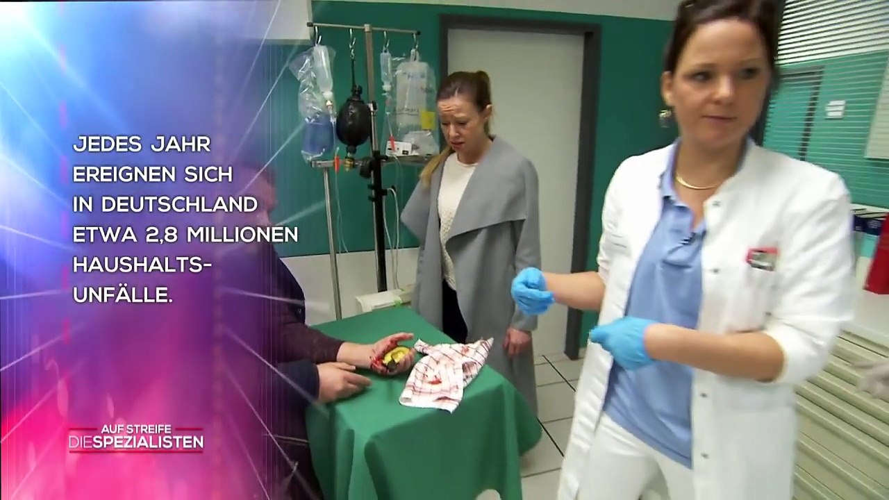 YouTube-Tutorial geht schief! Gesichtsmaske geht nicht ab! | Auf Streife | SAT.1 TV