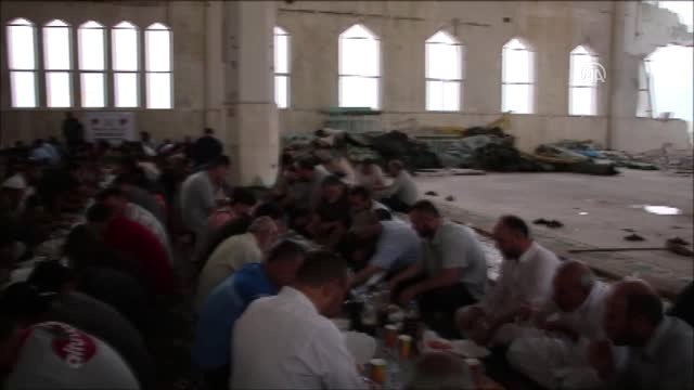 İhh'dan Halep Sınırında Toplu İftar