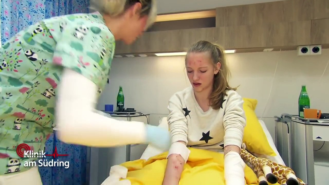 Psychoterror: sarah (14) kratzt sich den ganzen körper blutig! | klinik am südring | sat.1 tv