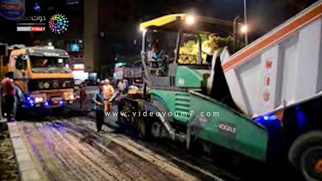 جولة ميدانية لمحافظ الإسماعيلية ليلا لتفقد أعمال رصف الشوارع والطرق بحى ثان