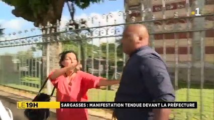 Fort-de-France: Les images chocs de l'agression d'un journaliste reporter d'images de France Télévisions par un policier