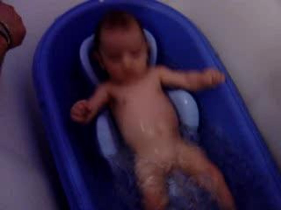 noa dans le bain