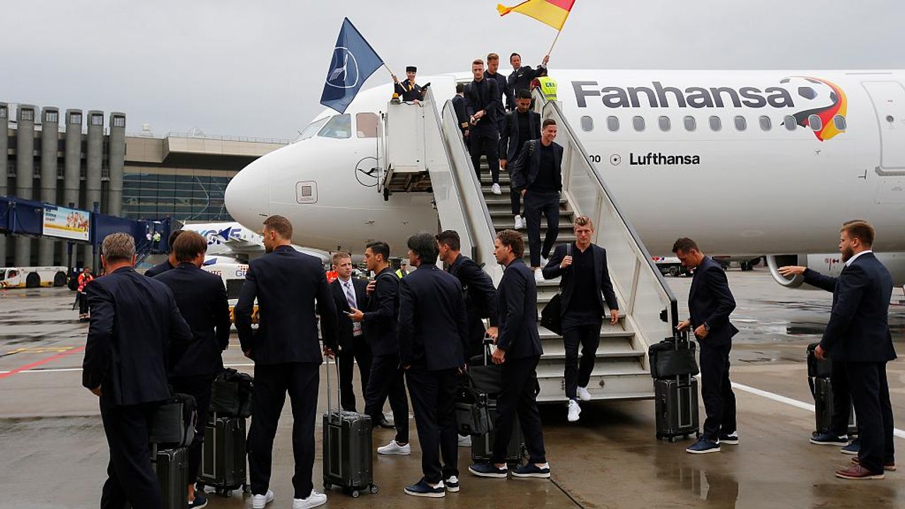 WM 2018: Deutsche Mannschaft kommt in Moskau an