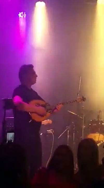 ΘΕΟΣ !!! Σταμάτης Γονίδης - Άραγε ( Δε κοιμάμαι ) - Live 2016