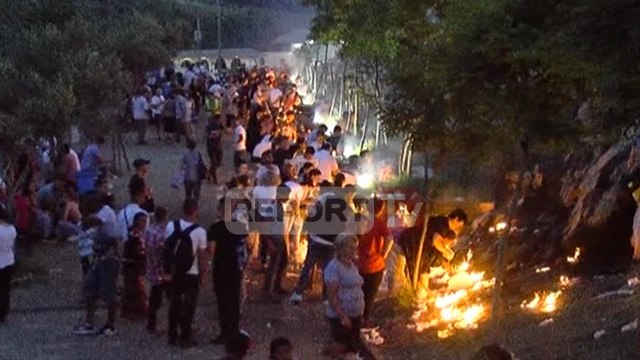 Pelegrinazhi i të Martës së fundit, mijëra besimtarë kaluan natën te Kisha e Shna Ndout në Laç