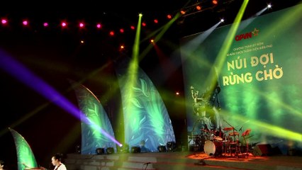 Vết Chân Tròn Trên Cát - Hoàng Quyên