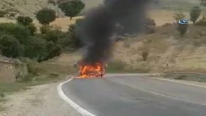 Seyir Halindeki Araç Cayır Cayır Yandı