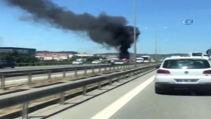 Tem Otoyolu'nda Minibüs Alev Alev Böyle Yandı