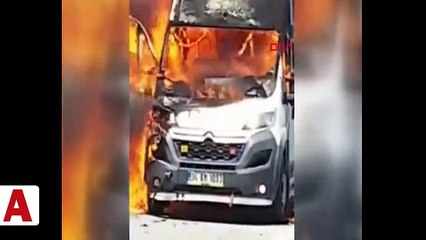 Alev alev yanan minibüs trafiği felç etti