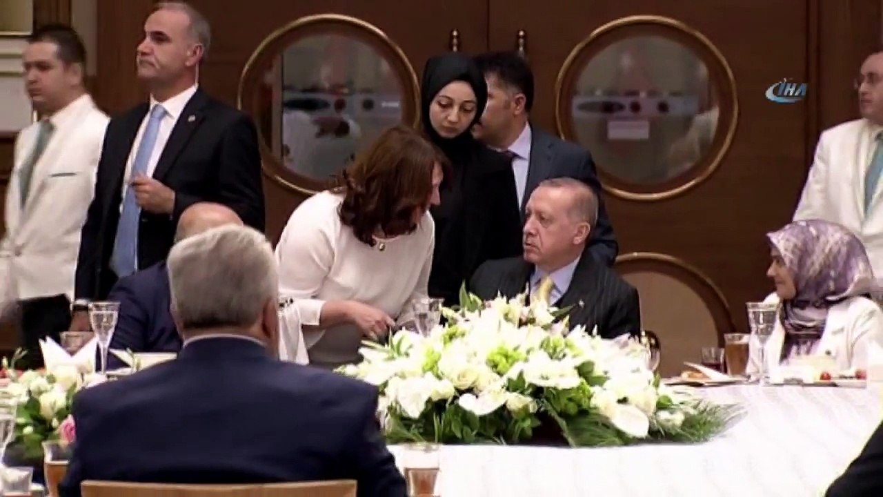 Erdoğan: “Biz Terörist Değil, Biz Bu Ülkenin Hizmetkarı Olacak Bir Nesil Yetiştirmeye Çalışıyoruz”