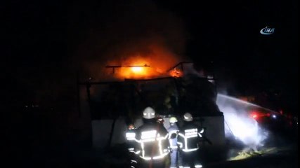 Ahır Alev Alev Yandı, Hayvanlar Son Anda Kurtarıldı