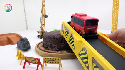 TAYO the Little Buses, On the CHOCOLATE CAKE!! HELP Him, Construction Toys!  ♥ [토이위자드] TOY WIZARD