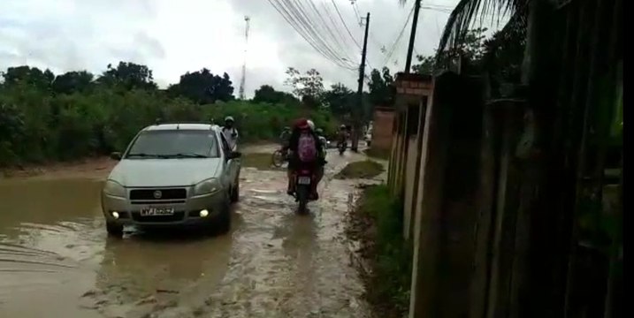 Atencao prefeitos e vereadores- rua assim nao e normal
