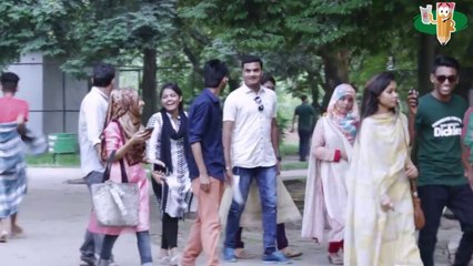 इस लड़के के साथ पार्क हुआ ऐसा हादसा की सबको आ गई हसीं ! मजेदार प्रैंक