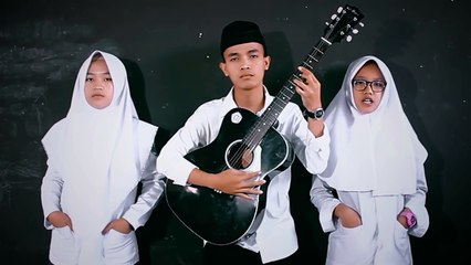 Lagi Syantik vs Despacito vs Bete Versi Idul Fitri Parodi (Cover By. Putih Abu-abu)