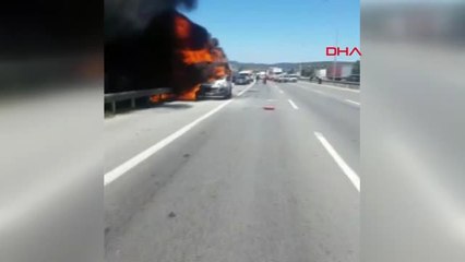 Alev Alev Yanan Minibüs Trafiği Felç Etti