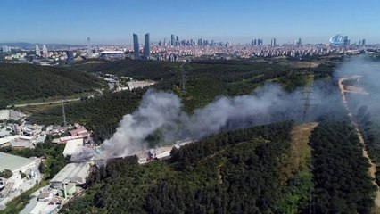 İstanbul'u dumana boğan fabrika yangını havadan görüntülendi