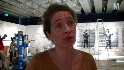 Montage du "Chandelier" d' Ai Weiwei , oeuvre monumentale