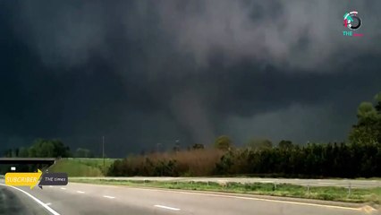 Scary_Moments_Ever_Natural_Disasters_Caught_on_Camera_✔P52