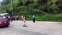 Un autobús tipo coaster sufrió desperfectos mecánicos a la altura de la entrada de Chilibre, en la autopista Panamá-Colón, en dirección al centro de la ciudad,