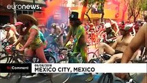 Ciclistas nus em protesto na Cidade do México