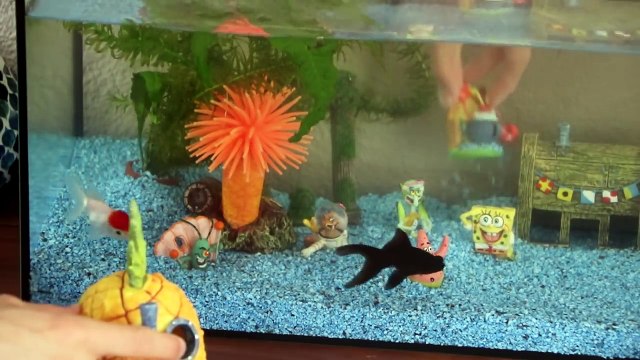 SPONGEBOB ZIJN HUIS IN HET AQUARIUM! + DE NAMEN!