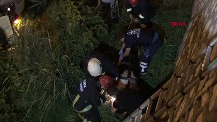 Bursa'da Otomobil Su Kanalına Uçtu: 2 Yaralı