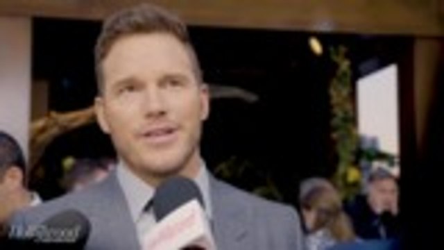 Chris Pratt Talks Parent and Child Relationship Between Owen and Blue | 'Jurassic World: Fallen Kingdom' Premiere
