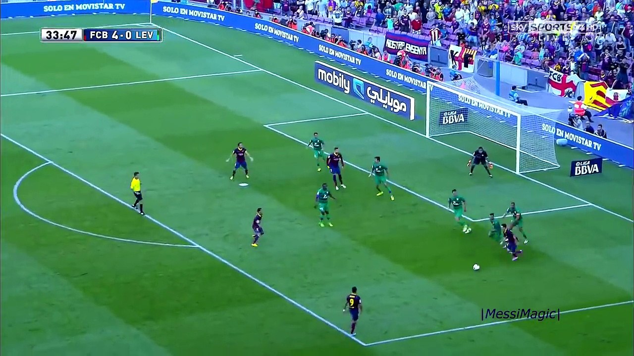 Lionel Messi ● 22 Oddly Satisfying Nutmegs Only HE Can Do in Football ¡! ||HD||