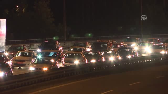 Anadolu Otoyolu'nda Bayram Trafiği