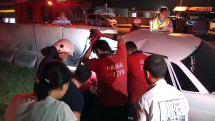 Beton bariyere çarpan sürücü ağır yaralandı