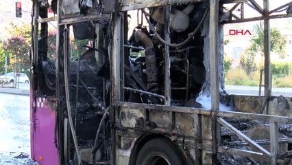 İstanbul Gaziosmanpaşa'da Halk Otobüsü Alev Alev Yandı