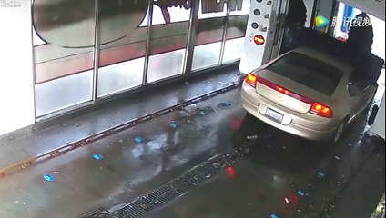 Car washing machine flattens the car